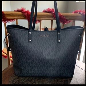 Perfect Condition Michael Kors Tote Purse